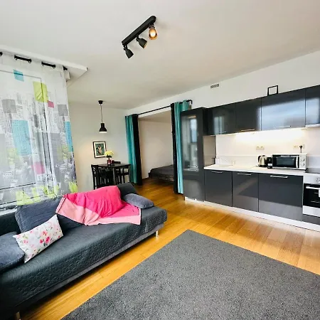 In Panorama On 25th Floor - Amazing View Close To Old Town Apartmán Bratislava